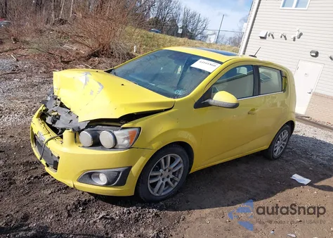 2016 Chevrolet Sonic Lt Auto из США, поврежденный, VIN 1G1JC6SH4G4130568